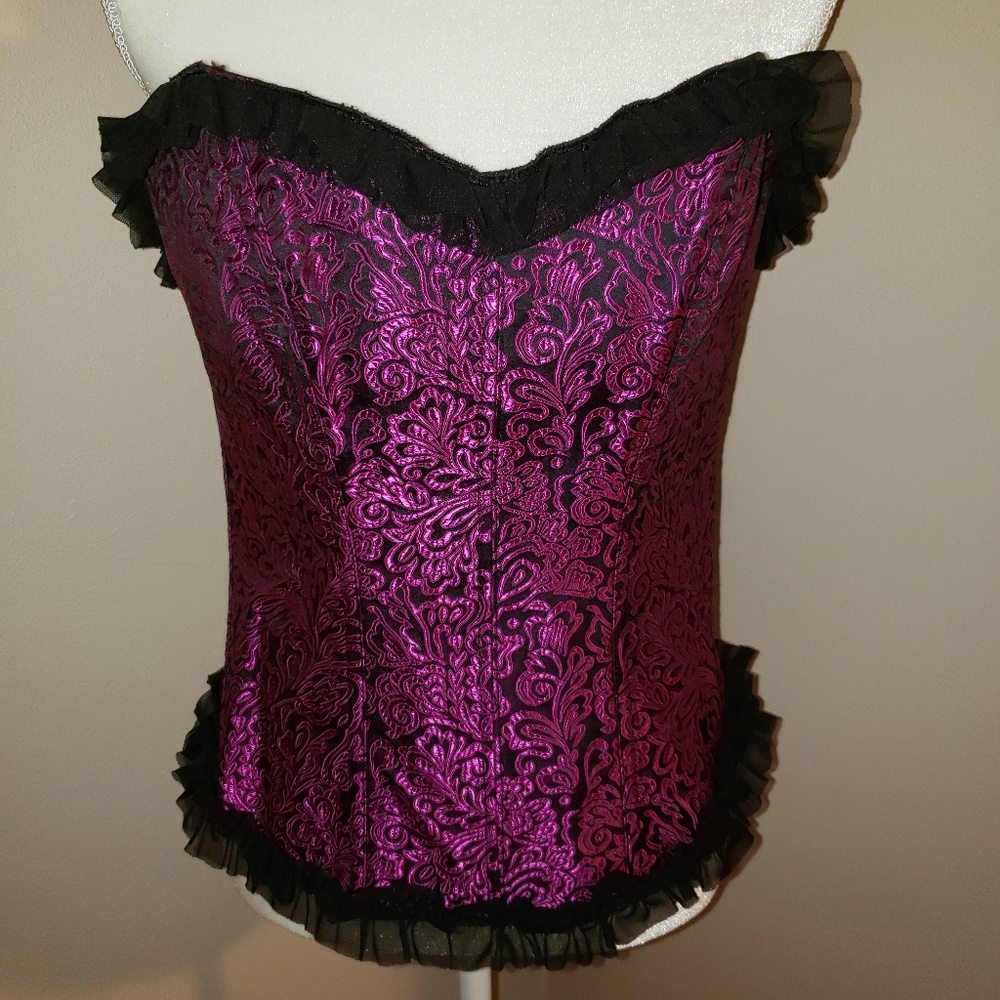 Corset Size 36. NWOT.  Great color.  Stunning NWOT